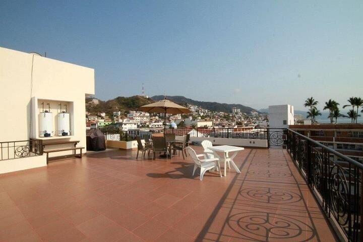 & Suites Malecon Sunset
